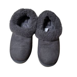 UGG Slippers Women's Size 9